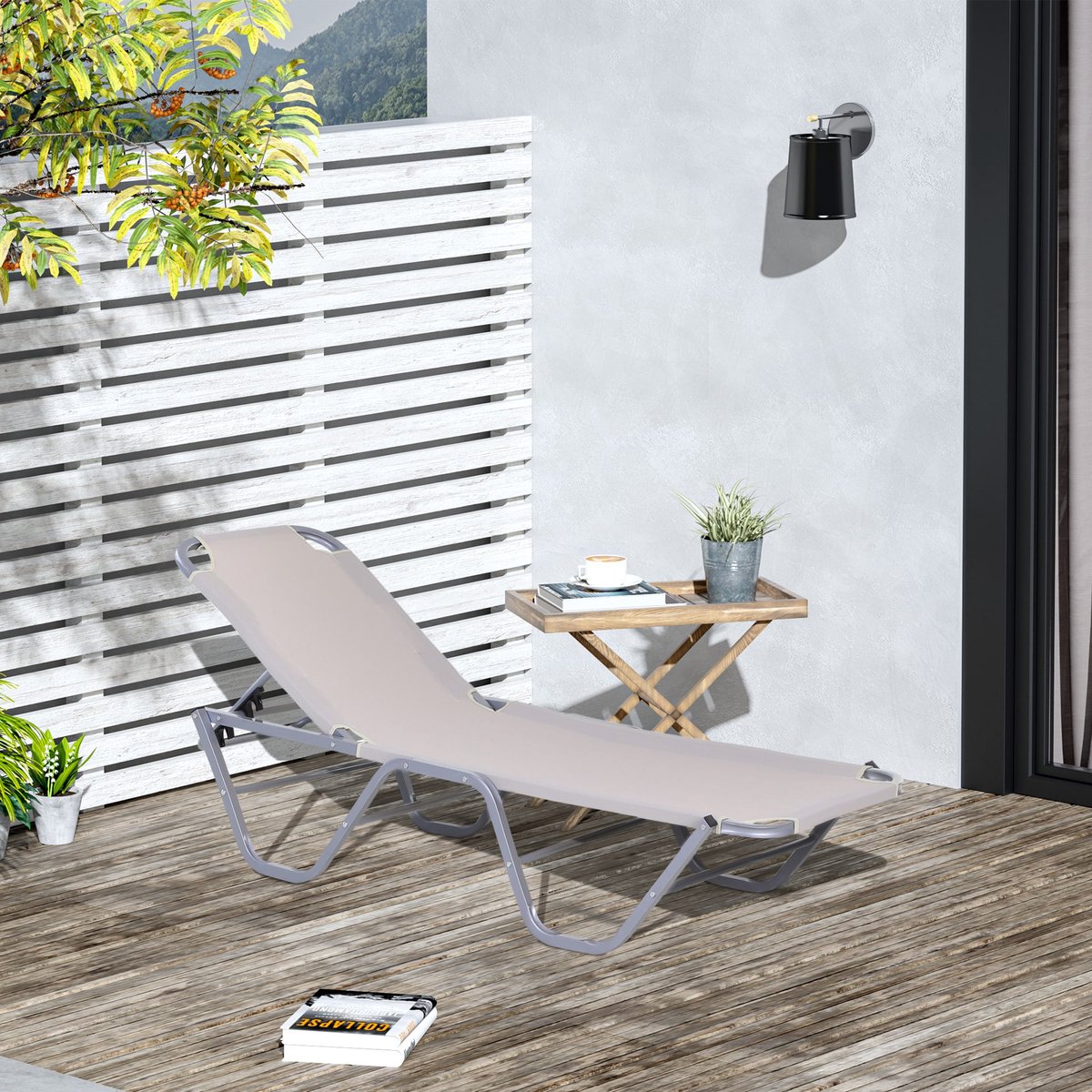 Aluminium strandligstoel in beige kleur met 5 fasen en ZAZA Home logo.