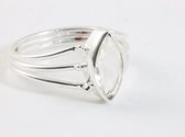 Opengewerkte zilveren ring met bergkristal - maat 17.5