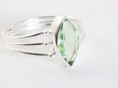 Opengewerkte zilveren ring met groene amethist - maat 18