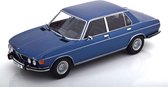 Het 1:18 gegoten model van de BMW 3.0S E3 2.Serie uit 1971 in blauw metallic. De fabrikant van het schaalmodel is KK Scale. Dit model is alleen online verkrijgbaar