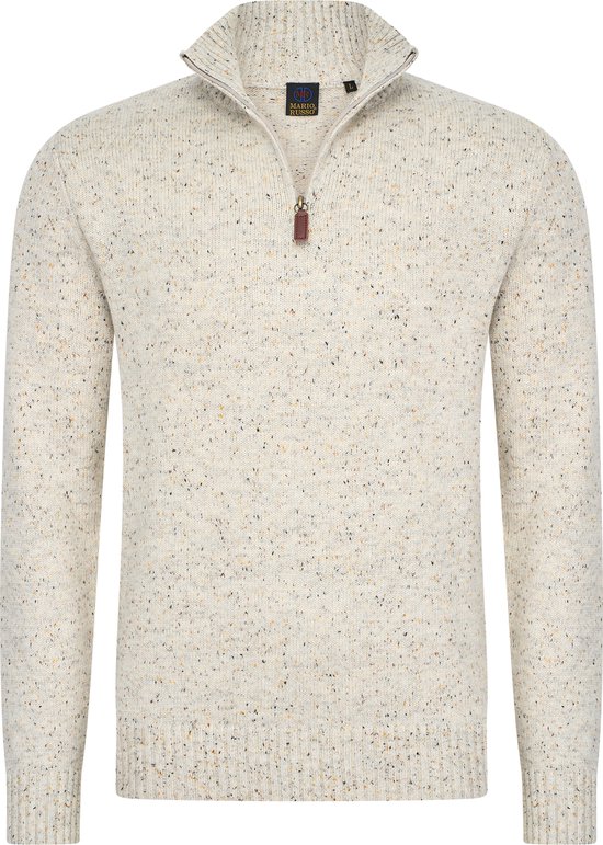 Beige gemêleerde trui met halve rits en bruine lederen trekker, met kraag.