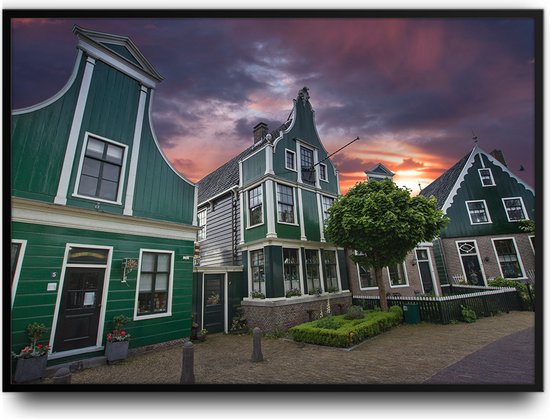 Traditionele Nederlandse huisjes bij zonsondergang Fotolijst met glas 30 x 40 cm - Prachtige kwaliteit - Volendam - Nederland - Foto - Poster - Harde lijst met Glazen plaat ervoor - inclusief ophangsysteem