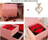 Elegante Roze Geschenkdoos + Luxe Ketting Letter U - Roos Bloem Voor Vriendin Geschenk - Valentijn Cadeau - Ik Hou Van Je Geschenken - Trendy Kerstcadeau In Luxe Box met Roos - Verjaardag Geschenk - Romantisch Cadeau - Huwelijksaanzoek - Liefde