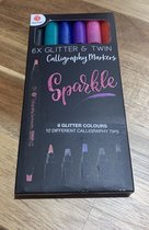 Decotime - 6x calligraphy markers sparkle - glitter & twin - kalligrafie stiften puntdikte 2 tot 5 mm - dubbelzijdig - 2 punten - waterbased ink - waterbasis - zwart, groen, paars, blauw, roze rood met glitters