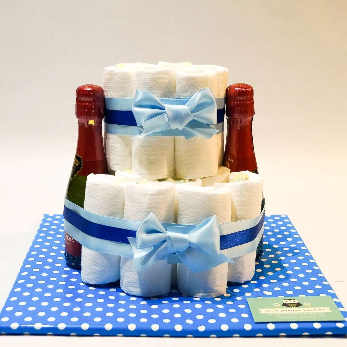 Goedkoopste Pampertaart - luiertaart - jongen - 2 laags - blauw - mini cava 28 luiers maat 3