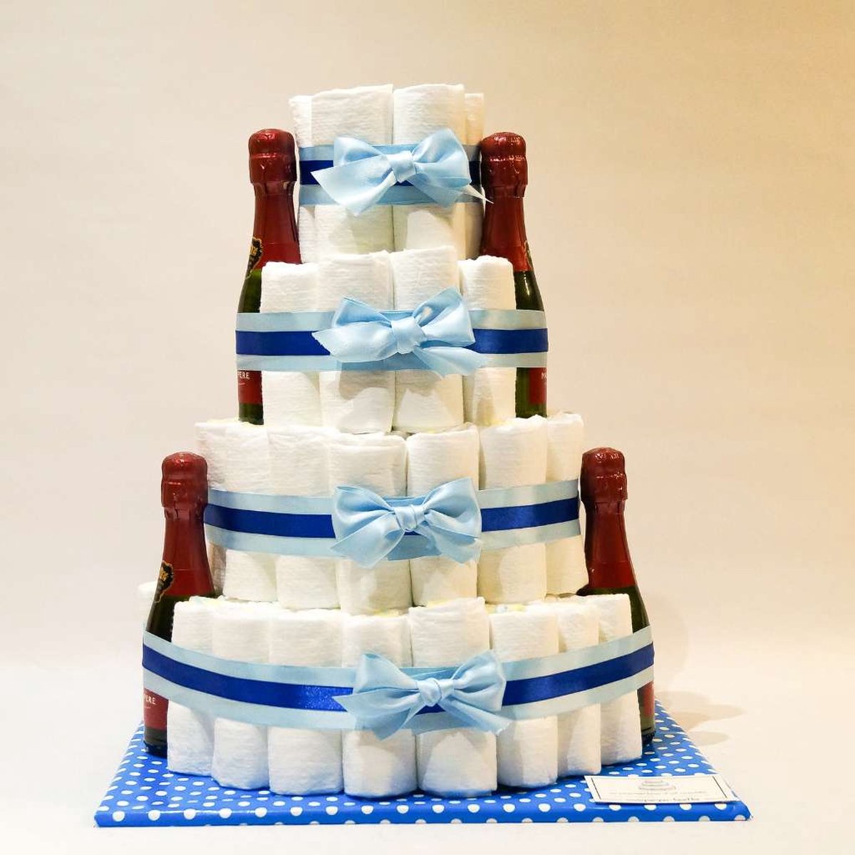 Goedkoopste Pampertaart - luiertaart - jongen - 4 laags - blauw - mini cava 98 luiers maat 3
