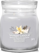 Yankee Candle - Smoked Vanilla & Cashmere Signature Medium Jar - Moederdag cadeau