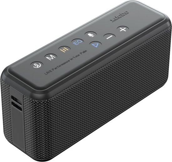 Strakke, zwarte Xdobo draadloze speaker met metalen grille en bedieningsknoppen bovenop.