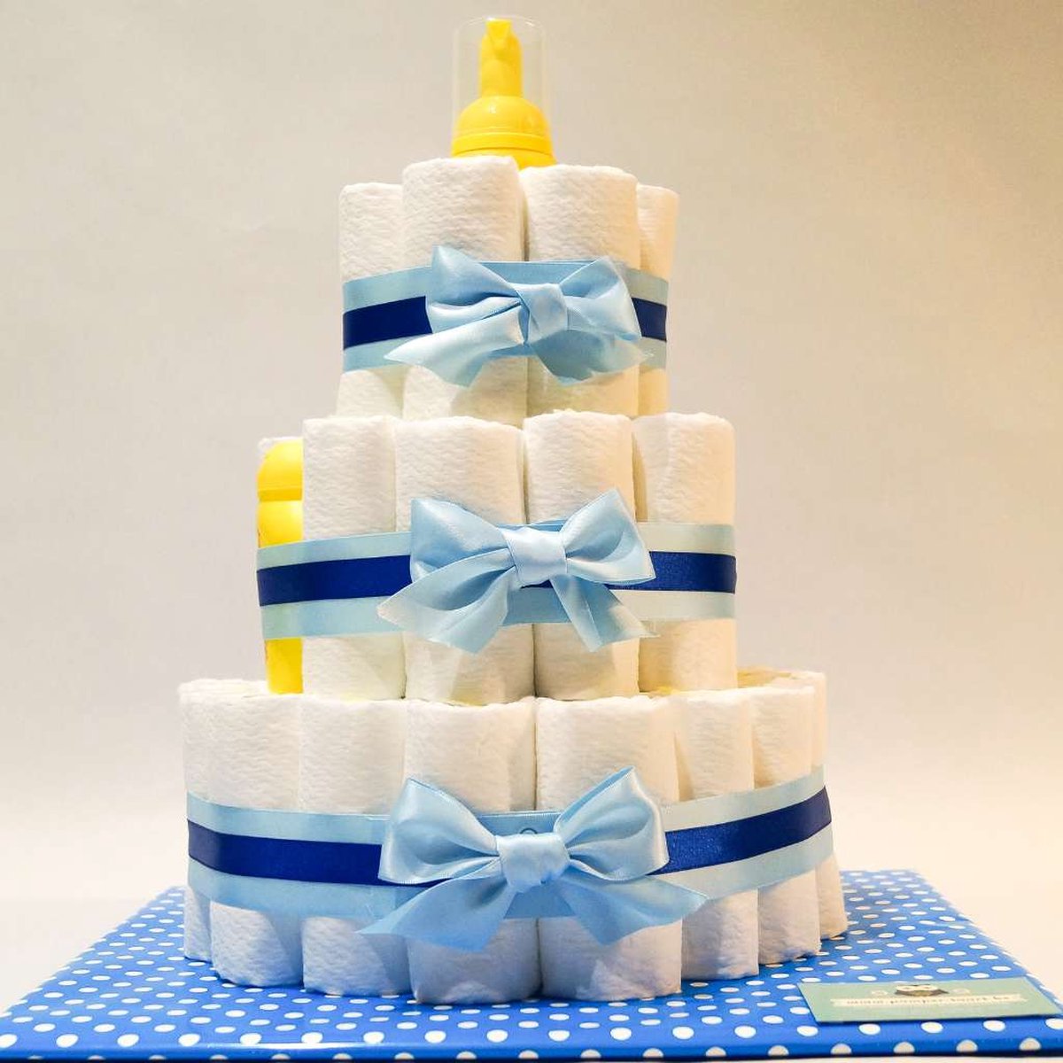 Goedkoopste Pampertaart - luiertaart - jongen - 3 laags - blauw - Zwitsal 51 luiers maat 3