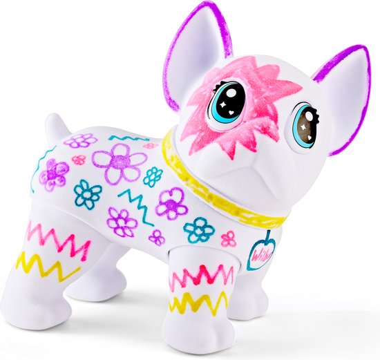 Witte Franse Bulldog Washimal ingekleurd met roze ster op gezicht, bloemen, zigzaggrenzen en gele halsband. De oren zijn roze.