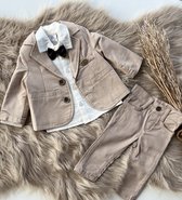 luxe jongens kostuum-kinderpak- kinderkostuum-4 delige set - beige blazer, witte hemd, beige kostuumbroek ,vlinderstrik -bruidsjonkers-bruiloft-feest-verjaardag-fotoshoot-maat 80 (12-18 maanden)