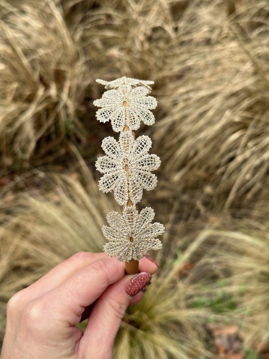 Diadeem - Meisjes diadeem - Haarband grote gouden bloem - Meisjes haarband - Haarbandjes - Haaraccessoires - Haaraccessoires voor meisjes - Handmade - Gouden diadeem - Bruiloft - Haaraccessoires Bruiloft - Cadeautje -
