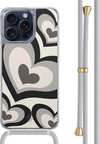 Casimoda® hoesje met grijs koord - Geschikt voor iPhone 15 Pro Max - Hart Swirl Zwart - Afneembaar koord - TPU/polycarbonaat - Zwart