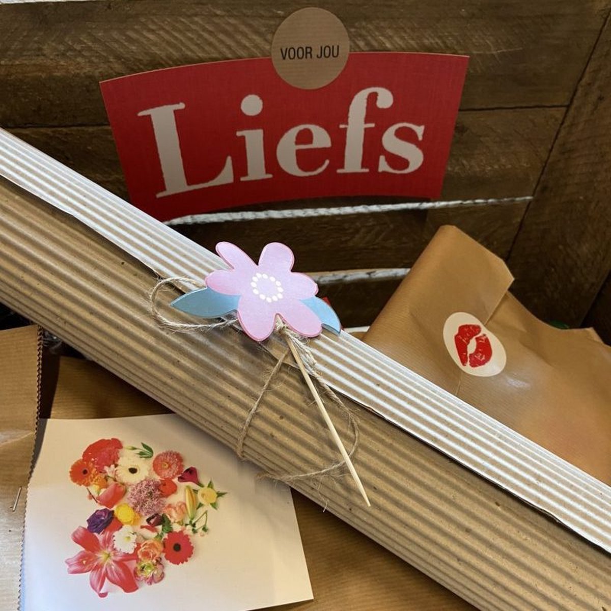 BLOEMENTUINTJE | LiefsLabel | Cadeaupakket | Cadeau | Bruiloft | Verjaardag | Pensioen | Juf / Meester | Duurzaam | Tuin | Moestuin | Bijenbloemen | Bloemzaadjes | Groen | Geschenk | Origineel Kerstpakket – foto 7