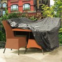 Zwarte beschermhoes om een tuintafel en stoelen, met pijlen die luchtdoorstroming aangeven.