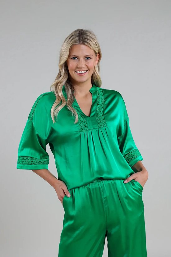 NUKUS Nina Top V-neck Silky Tops & T-shirts Dames - Shirt - Groen