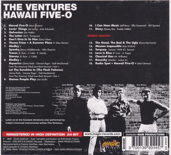 Achterkant van de 'Hawaii Five-O' albumhoes van The Ventures met de tracklist, foto van de band en informatie over de remastering.