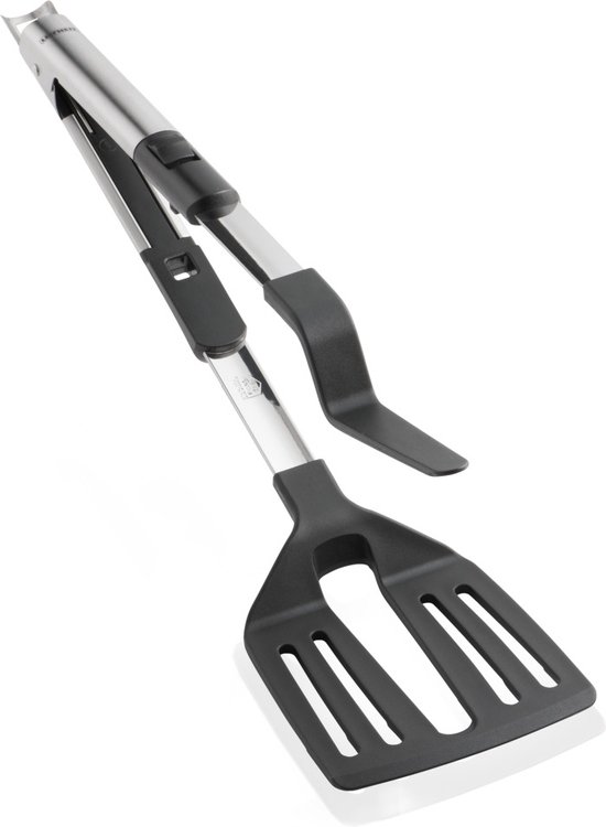 Pince de cuisine argentée avec spatule noire perforée.