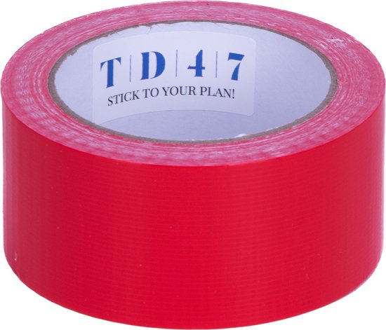 Rol rode ducttape met het TD47 logo en de tekst 'STICK TO YOUR PLAN!'.