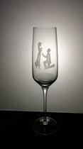 2 gegraveerde champagneglazen - champagneglas - set champagneglazen - glas - champagneglas graveren - bruiloft - huwelijks cadeau - ceremoniemeester - bedankje - gasten - graveren - uniek cadeau