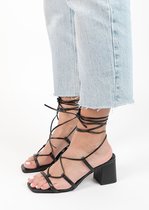 Sacha - Dames - Zwarte sandalen met hak en strikveters - Maat 39