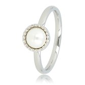 My Bendel - Ring zilverkleurig met witte parel - Zilverkleurige ring met een witte parel en een vintage rand - Met luxe cadeauverpakking