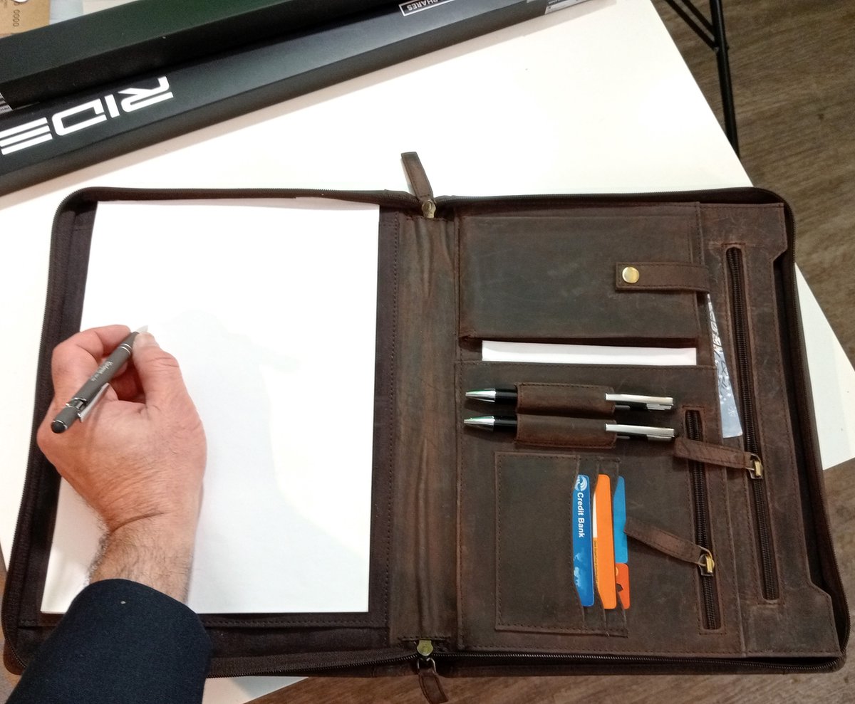 Exclusieve handgemaakte lederen A4-conferentiemap voor de veeleisende gebruiker- stijlvolle Laptop portfolio en schrijfmap van tijdloze elegantie en de hoogste kwaliteit' portfolio van echt leer - Cadeautje voor hem -met geschenkdoos