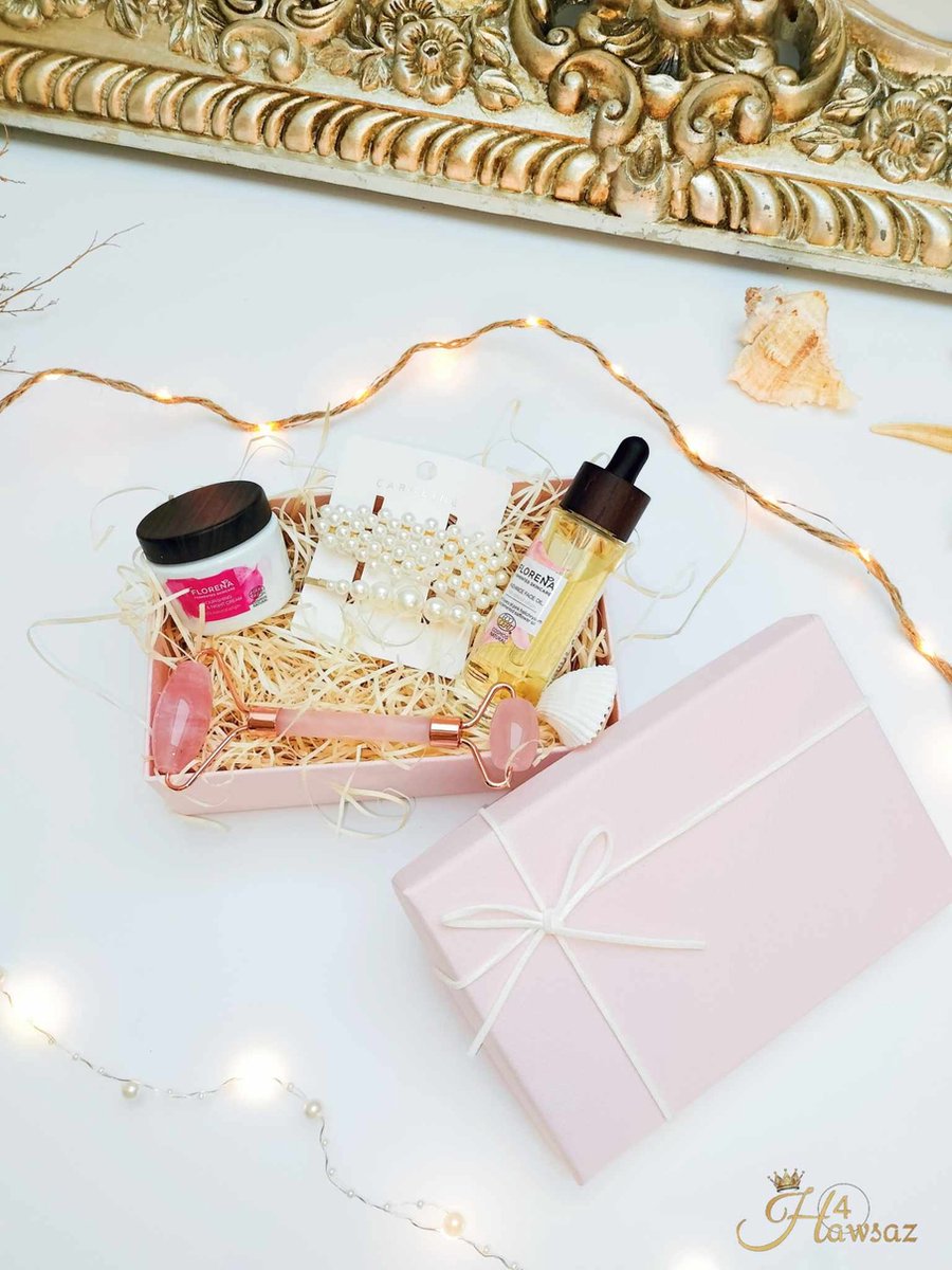 Goedkoopste Verzorgingsset 5 stuks - Hawsaz.nl Cadeau - Geschenksets - Gezichtverzorging geschenk - Gezicht en nek olie -Dames cadeauset - Verwenpakket - Geschenkset - Valentijnscadeau - Luxe Verwenpakket - Moederdag - Dag en nacht creme - verzorgingsproducten