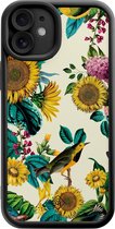 Casimoda® hoesje - Geschikt voor iPhone 12 - Zonnebloemen / Bloemen - Effen telefoonhoesje met lensbescherming - TPU - Backcover - Multi