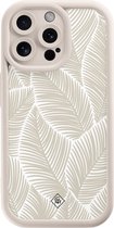 Casimoda® hoesje - Geschikt voor iPhone 15 Pro Max - Palmy Leaves Beige - Effen telefoonhoesje met lensbescherming - TPU - Backcover - Bruin/beige