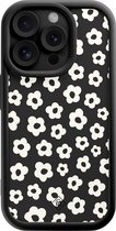 Casimoda® hoesje - Geschikt voor iPhone 15 Pro - Retro Bloempjes - Effen telefoonhoesje met lensbescherming - TPU - Backcover - Zwart