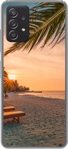 Geschikt voor Samsung Galaxy A33 5G hoesje - Strand - Strandstoel - Zonsondergang - Siliconen Telefoonhoesje
