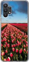 Geschikt voor Samsung Galaxy A32 5G hoesje - Kleurrijke tulpen in Nederlands landschap - Siliconen Telefoonhoesje