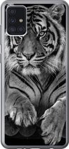Geschikt voor Samsung Galaxy A52 5G hoesje - Sumatraanse tijger op zwarte achtergrond in zwart-wit - Siliconen Telefoonhoesje