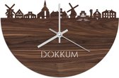 Skyline Klok Dokkum Notenhout - Ø 40 cm - Stil uurwerk - Wanddecoratie - Meer steden beschikbaar - Woonkamer idee - Woondecoratie - City Art - Steden kunst - Cadeau voor hem - Cadeau voor haar - Jubileum - Trouwerij - Housewarming - WoodWideCities