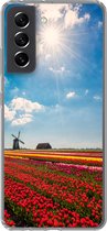 Telefoonhoesje Geschikt voor Samsung Galaxy S21 FE hoesje - Indrukwekkend tulpenveld in Nederland - Siliconen Telefoonhoesje