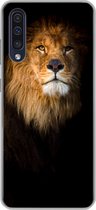 Geschikt voor Samsung Galaxy A50 hoesje - Leeuw - Licht - Zwart - Portret - Siliconen Telefoonhoesje