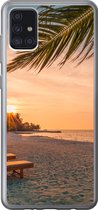 Geschikt voor Samsung Galaxy A52 5G hoesje - Strand - Strandstoel - Zonsondergang - Siliconen Telefoonhoesje