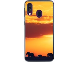 Telefoonhoesje Geschikt voor Samsung Galaxy A40 hoesje - Olifanten - Horizon - Zonsondergang - Dieren - Siliconen Telefoonhoesje Telefoonhoesje