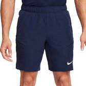 Nike court advantage tennisshorts in de kleur marine.