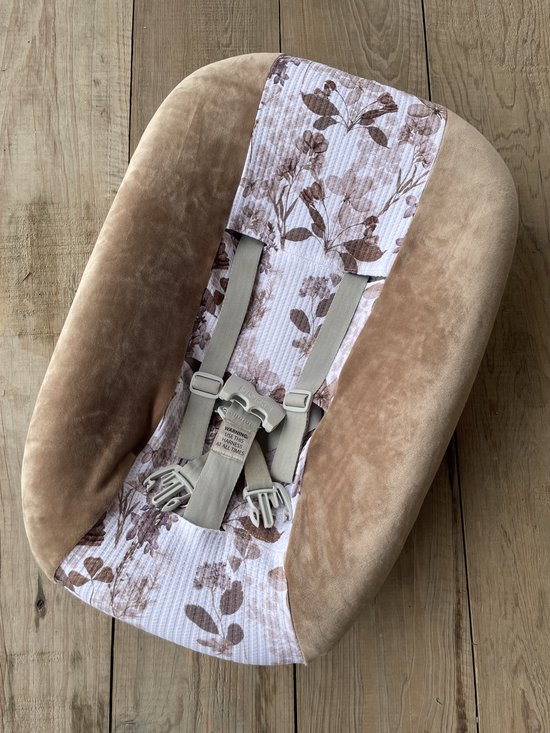 Newborn hoes stokke tripp trapp Camel / bloemen | bol