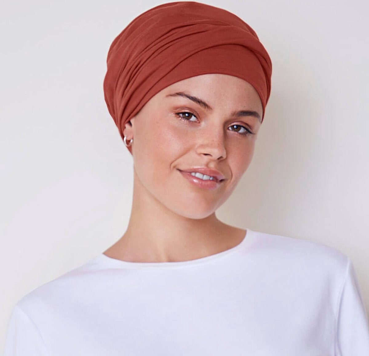 Christine Headwear - Viva Headwear - Emmy V Turban - Dusty Red - Katoen & Viscose - Chemo Mutsje / Sjaaltje