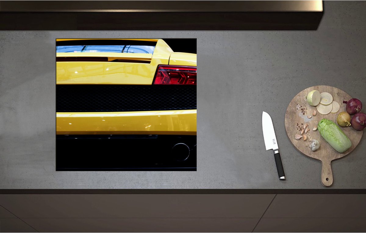 Inductieplaat Beschermer - Achterkant van Gele Sportauto - 58x55 cm - 2 mm Dik - Inductie Beschermer - Bescherming Inductiekookplaat - Kookplaat Beschermer van Zwart Vinyl