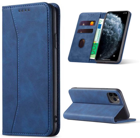 Blauw kunstlederen telefoonhoesje in opengeklapte en gesloten toestand, met een telefoon erin.