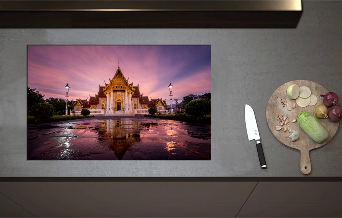 Inductieplaat Beschermer - Boeddhistische Wat Benchamabophit Tempel met Gouden Details in Bangkok, Thailand - 85x51 cm - 2 mm Dik - Inductie Beschermer - Bescherming Inductiekookplaat - Kookplaat Beschermer van Zwart Vinyl