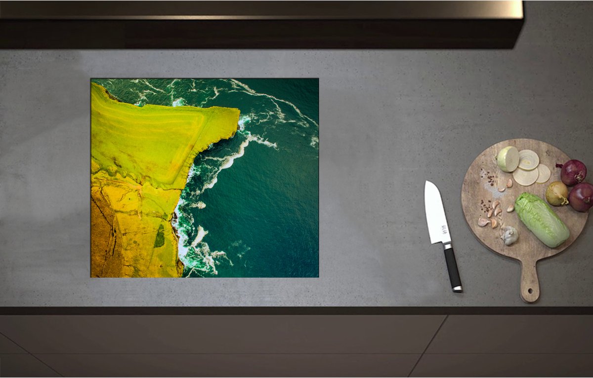 Inductieplaat Beschermer - Bovenaanzicht van de Kust van Ierland - 58x51 cm - 2 mm Dik - Inductie Beschermer - Bescherming Inductiekookplaat - Kookplaat Beschermer van Wit Vinyl