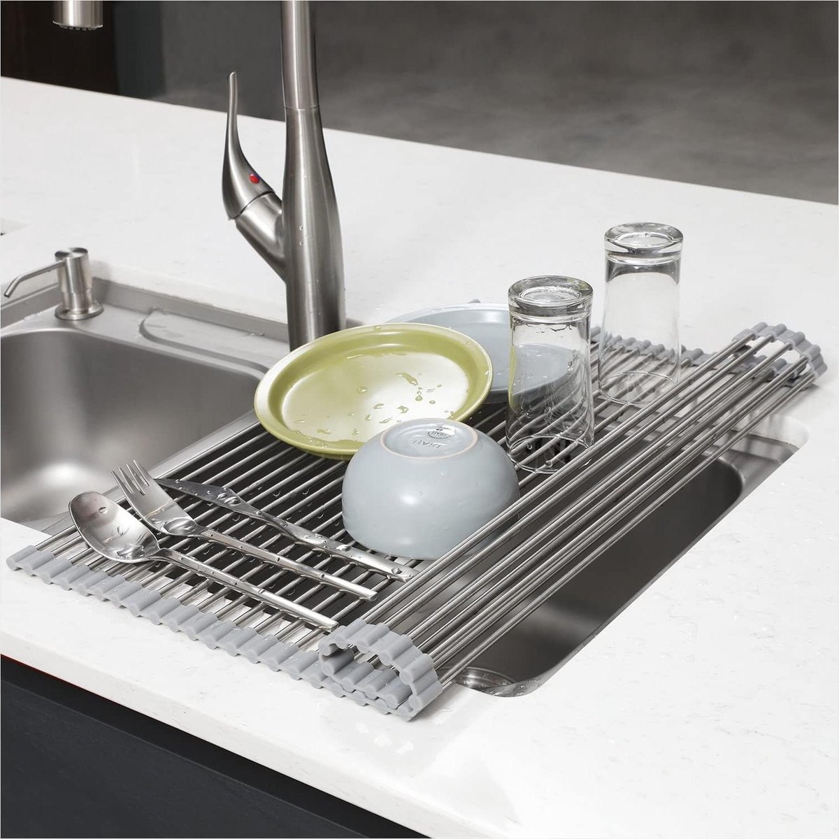 Drainer Rack 47×40 cm Roll Up Dish Drainer Mat Hittebestendige Roestvrijstalen Dish Drainer Rack Keukenorganisator voor spoelbak Drainer Grid Sink voor kopjes en groenten Grijs Sink organizer