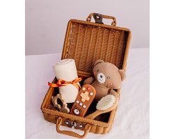 Luxe Baby Geschenk Set Beertje - Inclusief Rieten Mand! - Kraamcadeau - Natuurlijke Materialen - Unisex Baby Cadeau - Giftset - Babyshower - Kraamvisite