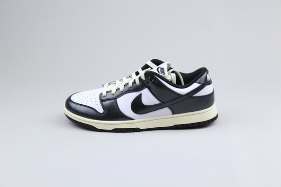 Nike Dunk Low PRM 'Vintage Panda' maat 44