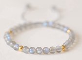 natuursteen kralen armband 3mm dames Sophie Siero Stonezz - Grijze maansteen kralenarmband natuursteen verstelbaar - met geschenkverpakking -